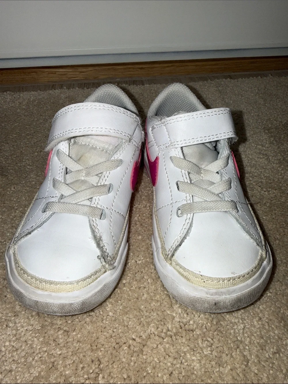 Nike Toddlers 7C White Sneakers with Pink Swoosh